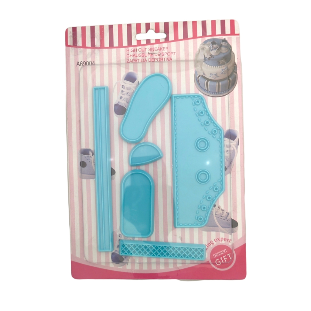 A4032D278.jpg HIGH CUT SNEAKER COOKIE CUTTER SET - Image 1