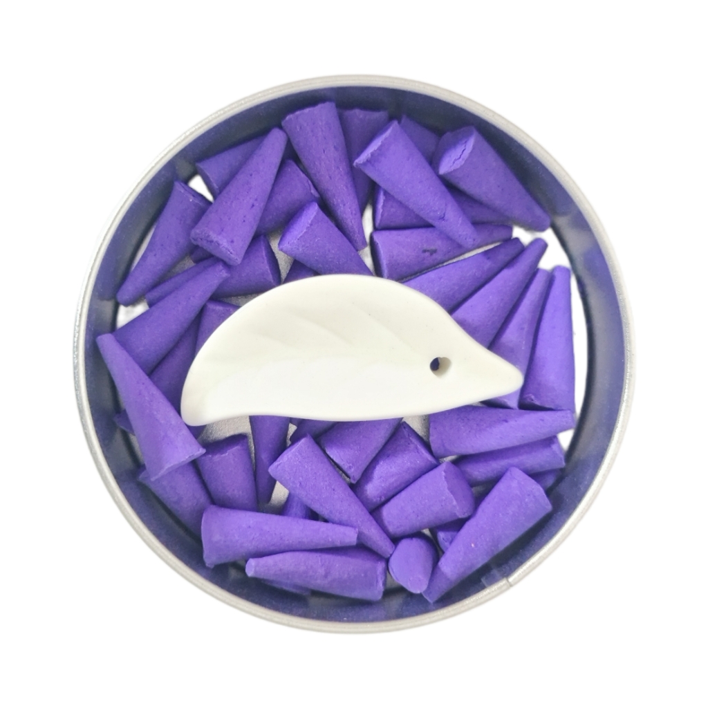 A4032DXS035FLA.jpg INCENCE CONES IN TIN LAVENDER - Image 1