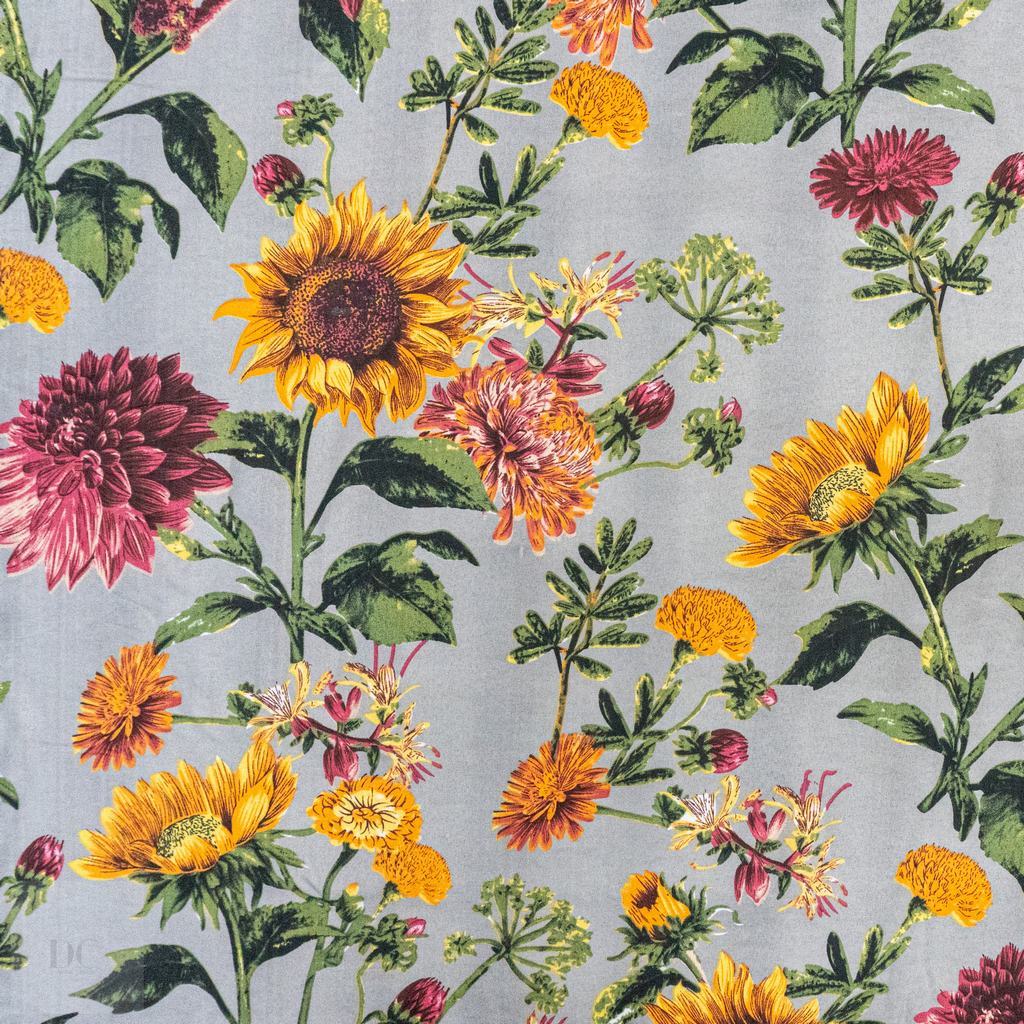 115PPC5F241231.jpg 115CM PRINTED POLY COTTON SUNFLOWER GREY - Image 1