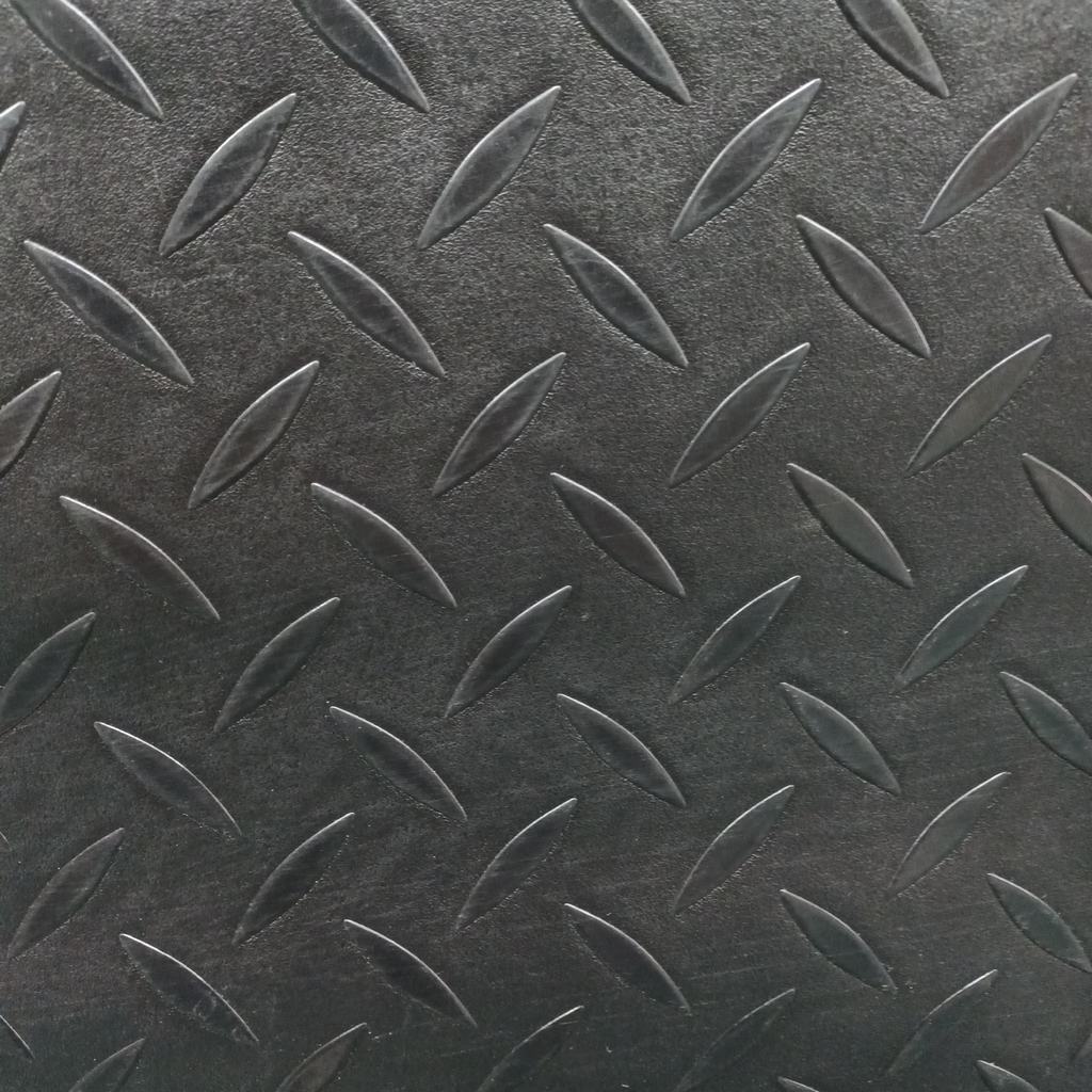 28F5FCHEVRON.jpg 170CM PVC CAR MAT/FELT BACKING -CHEVRON/BLACK - Image 1
